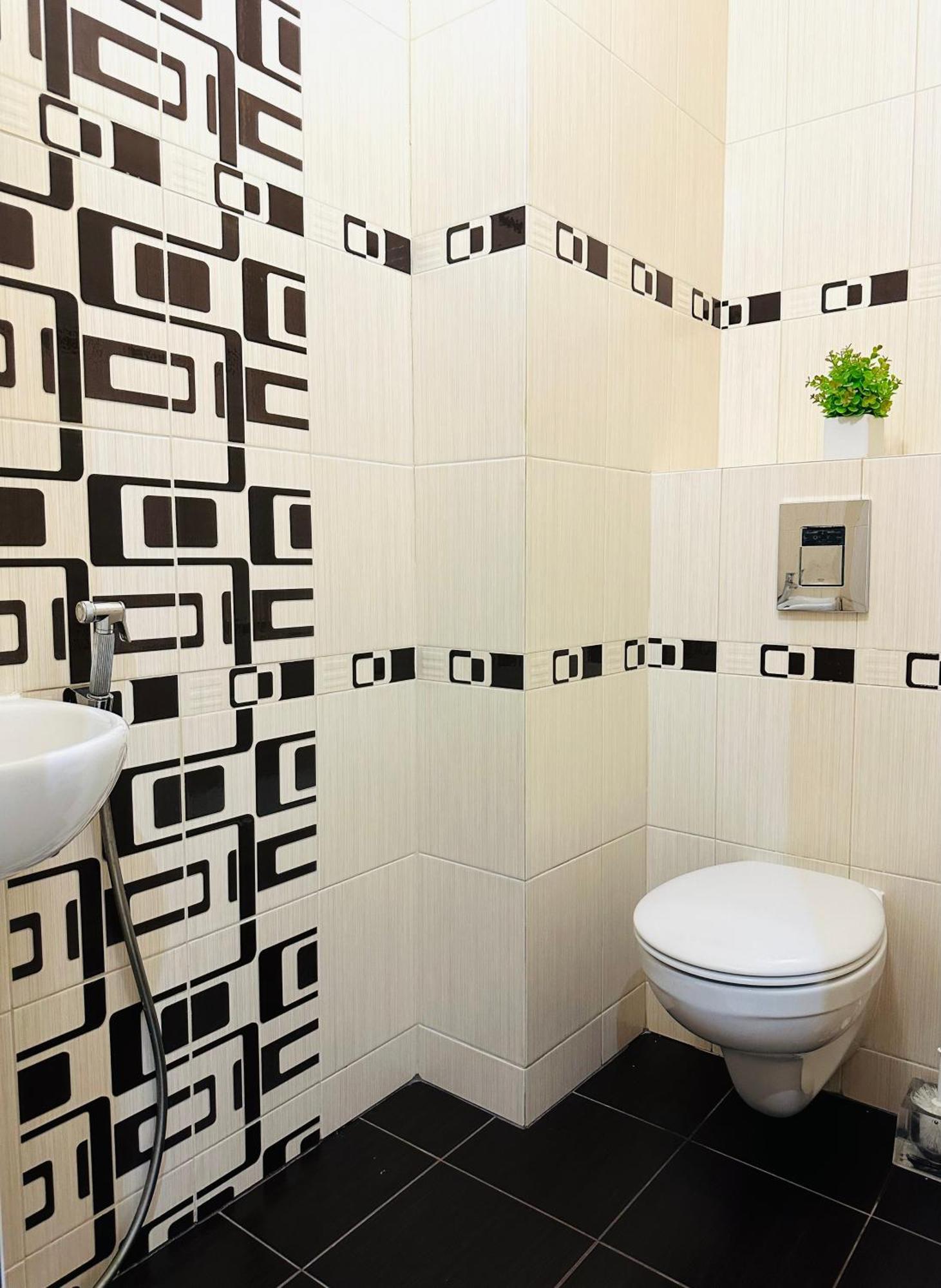 Apartments With A Coffee Machine In The City Center, Near A Park And Zlata Plaza Rivne Exterior foto